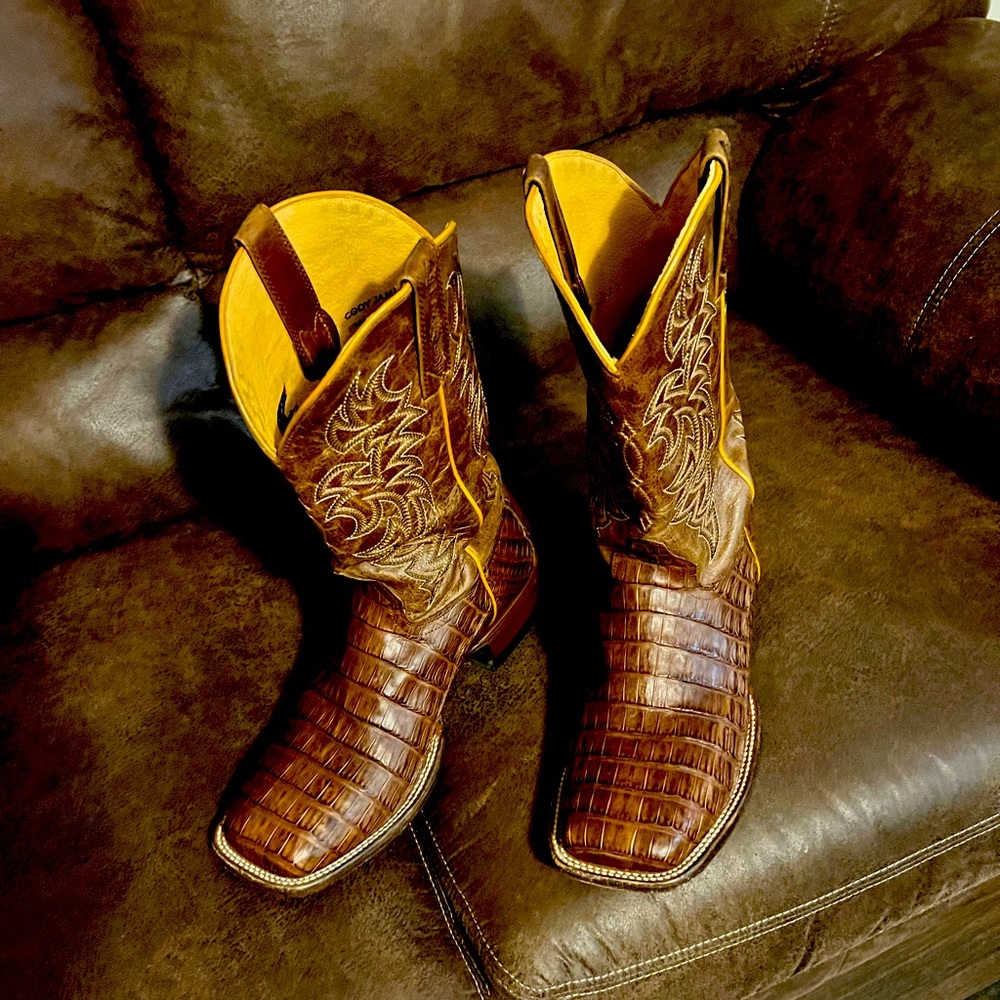 Men’s Cody James caiman boots size 11